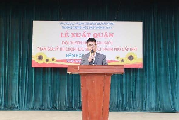 LỄ XUẤT QUÂN - LỄ DÂNG HƯƠNG CỦA ĐỘI TUYỂN HỌC SINH GIỎI TRƯỜNG THPT TỨ KỲ